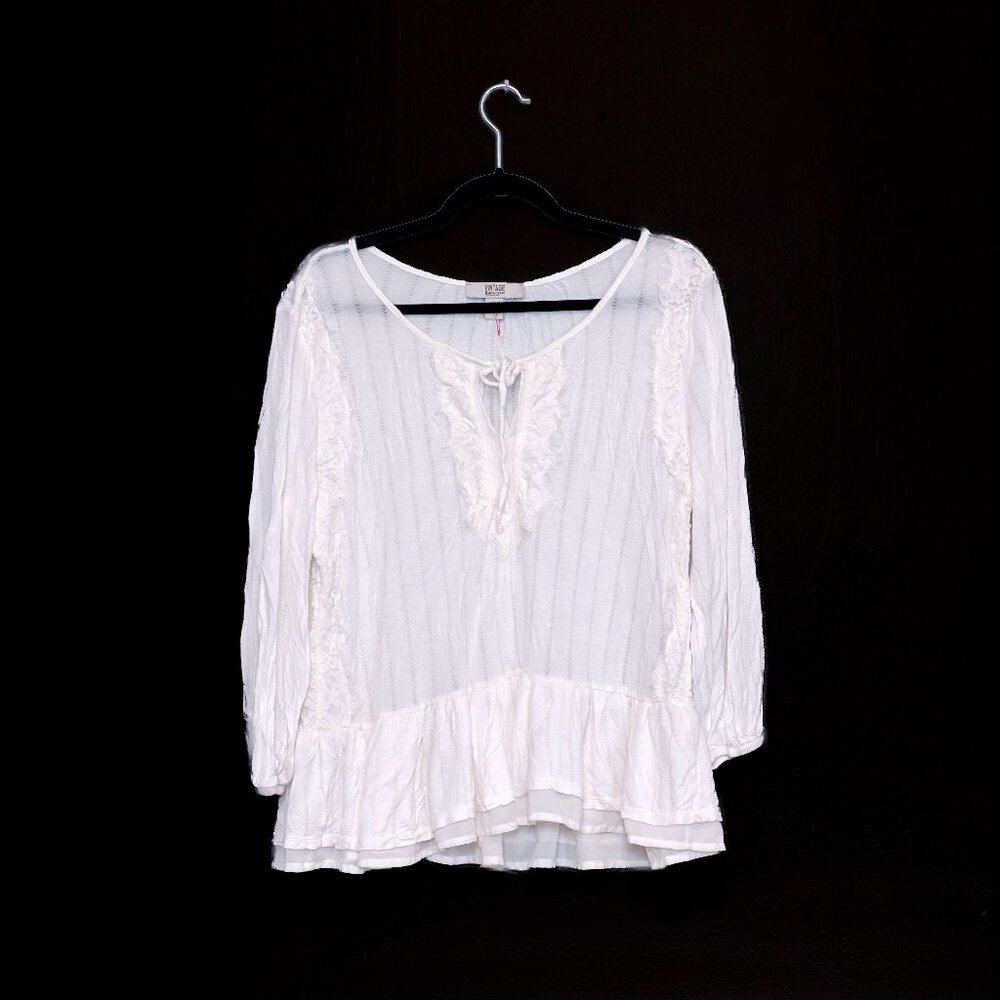"Vintage America Blues" Coconut Milk Tie-Front Top in Size L